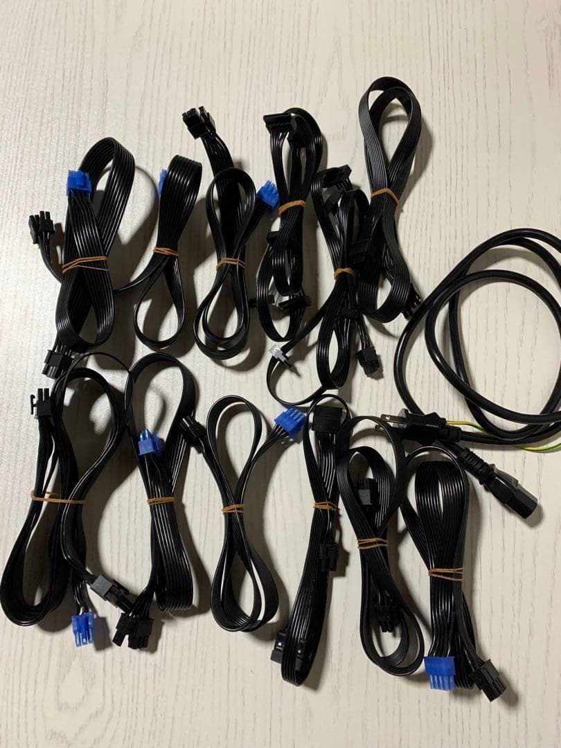 玄人志向 KRPW-GR1000W 1000W電源ユニット