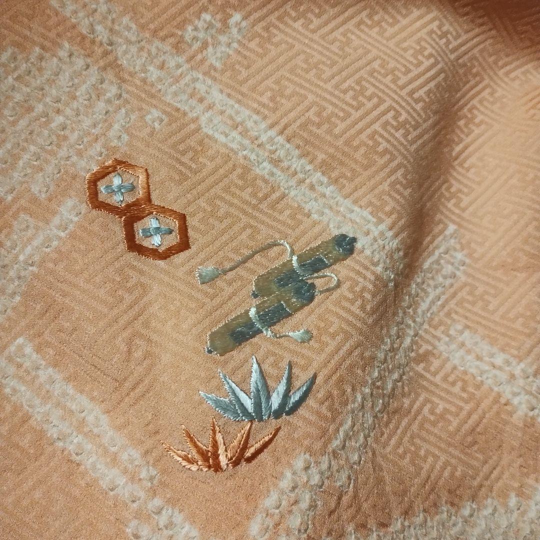 ぱんだ丸☆訪問着 トールサイズ　絞り 宝物柄の和刺繍 淡いピンク色