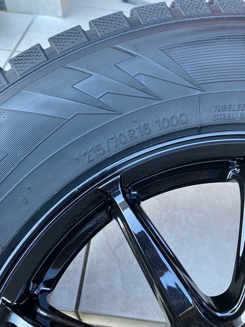 [静岡手渡し]デリカD5ホイールスタッドレスタイヤ4本セット