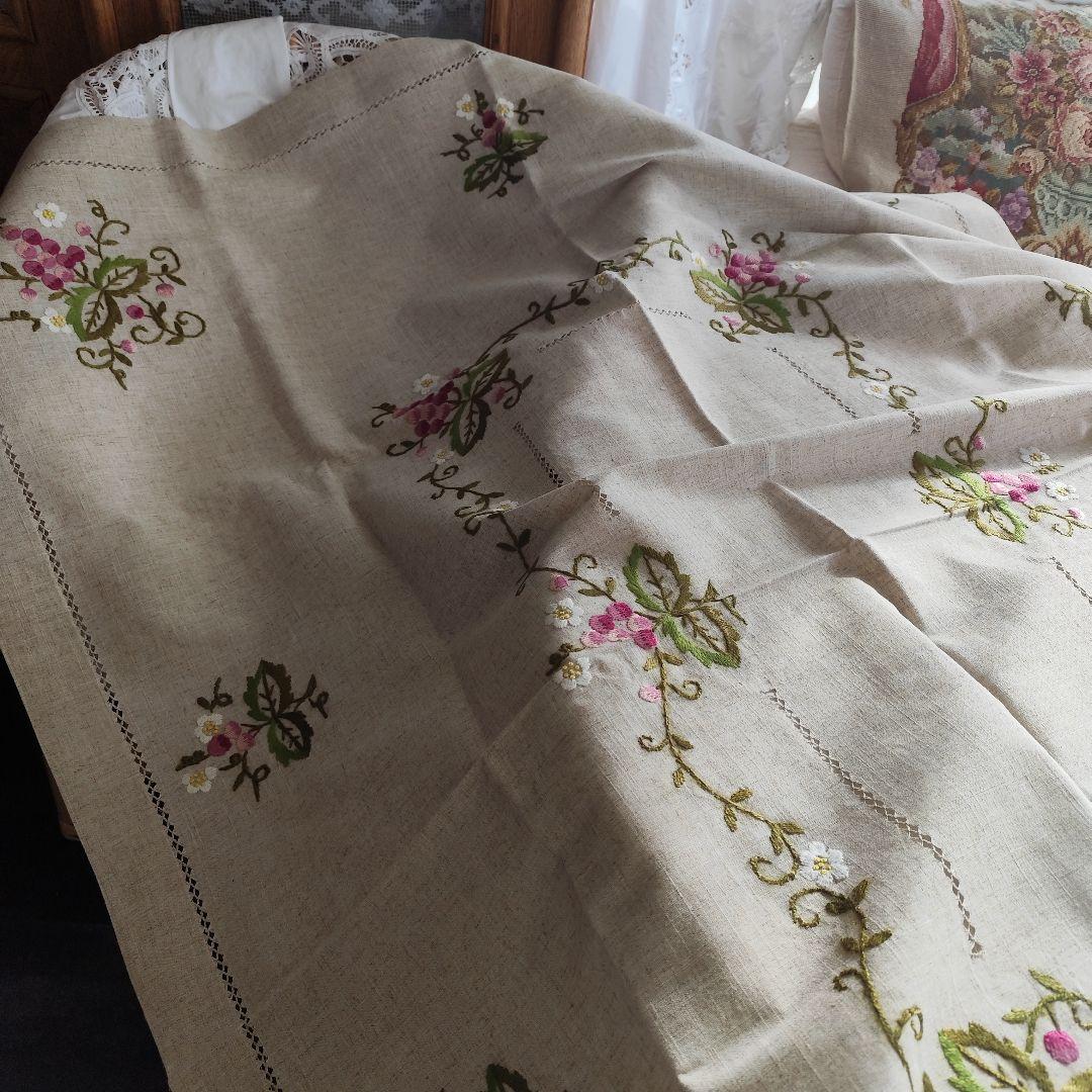 ヴィンテージ 混紡リネン 葡萄蔓 手刺繍　大判テーブルクロス