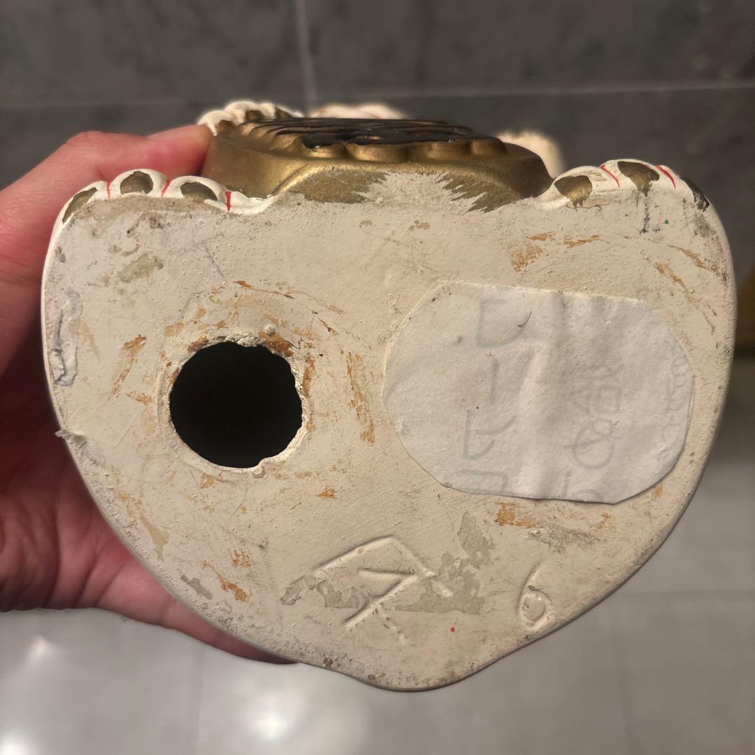 ヴィンテージ手描きの瞳が美しい三毛猫の招き猫