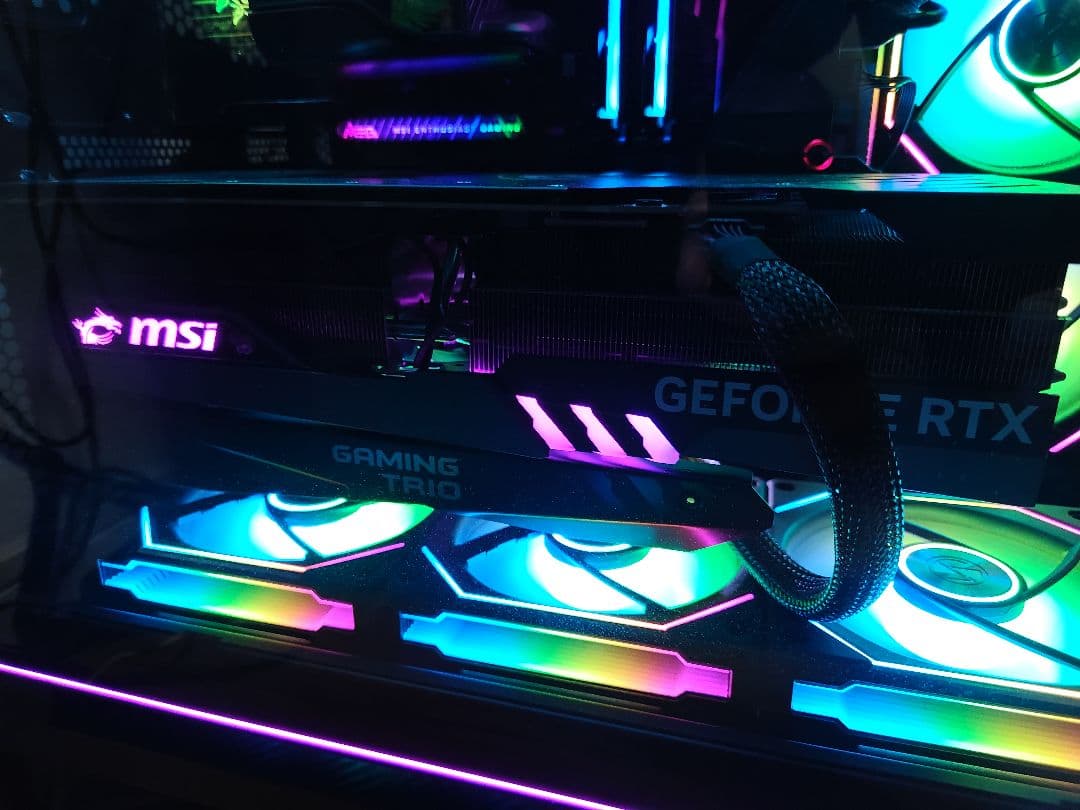 グラフィックボード・グラボ・ビデオカード MSI RTX 4090 GAMING X TRIO 24GB