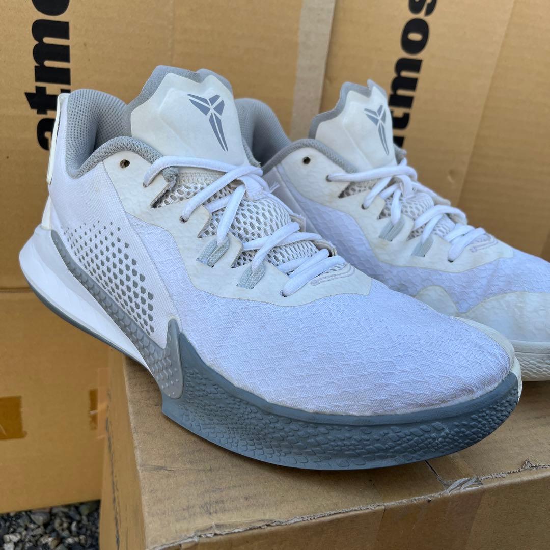 希少　Nike Mamba Fury size 28