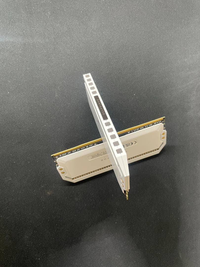 メモリー DDR4-3600MHz DOMINATOR PLATINUM RGB