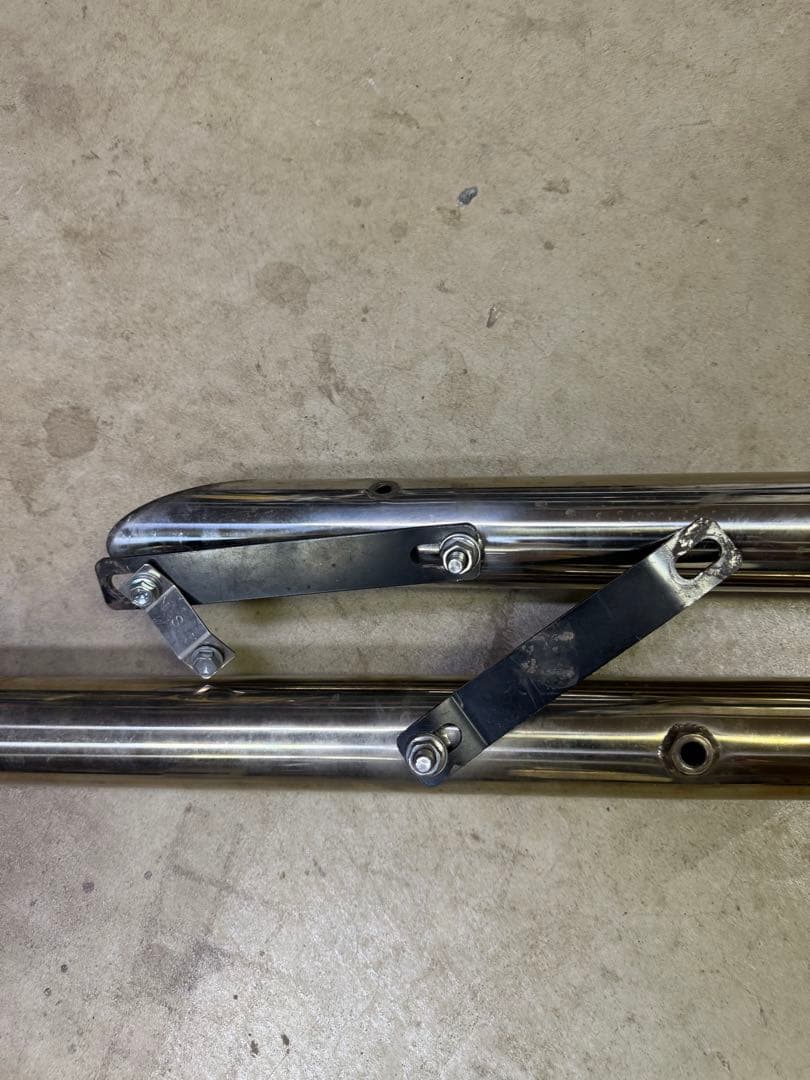 ドラックスター400インジェクションサイレンサー付きですスラッシュカットマフラー