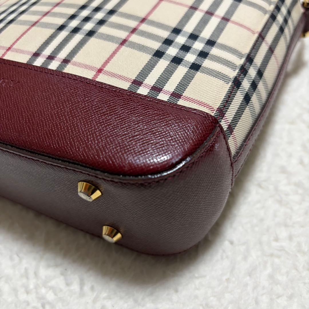 Burberry バーバリー　ショルダーバッグ　ノバチェック　レザー　レッド