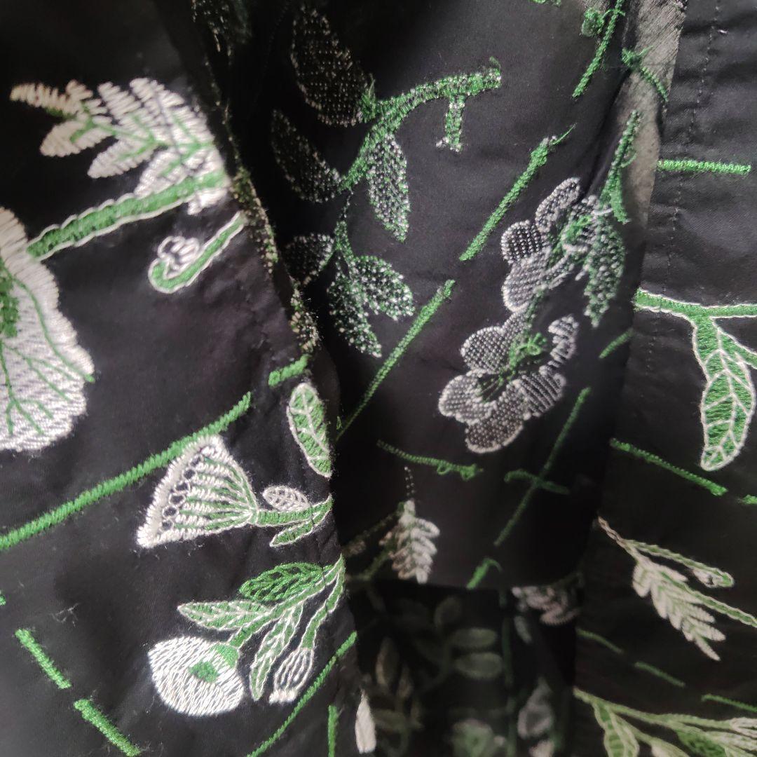 ビュルデサボン　花切手の刺繍フレアーワンピース