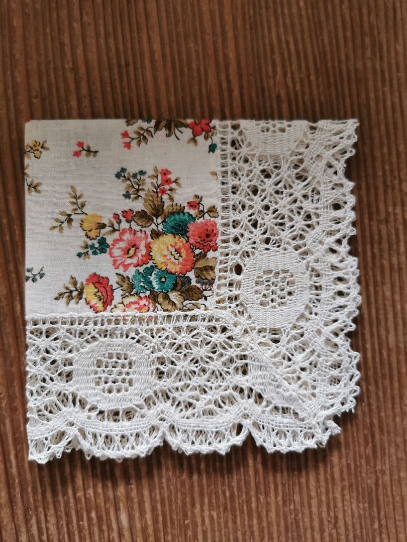 アンティーク 南仏プロヴァンス ボビンレースリネントリム 小花柄の美しいクロス