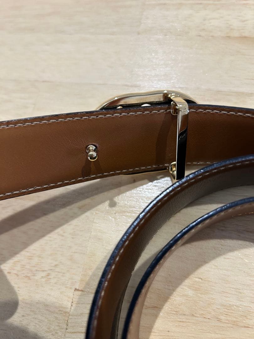 GUCCI レディースブラックレザー ベルト 調整可能