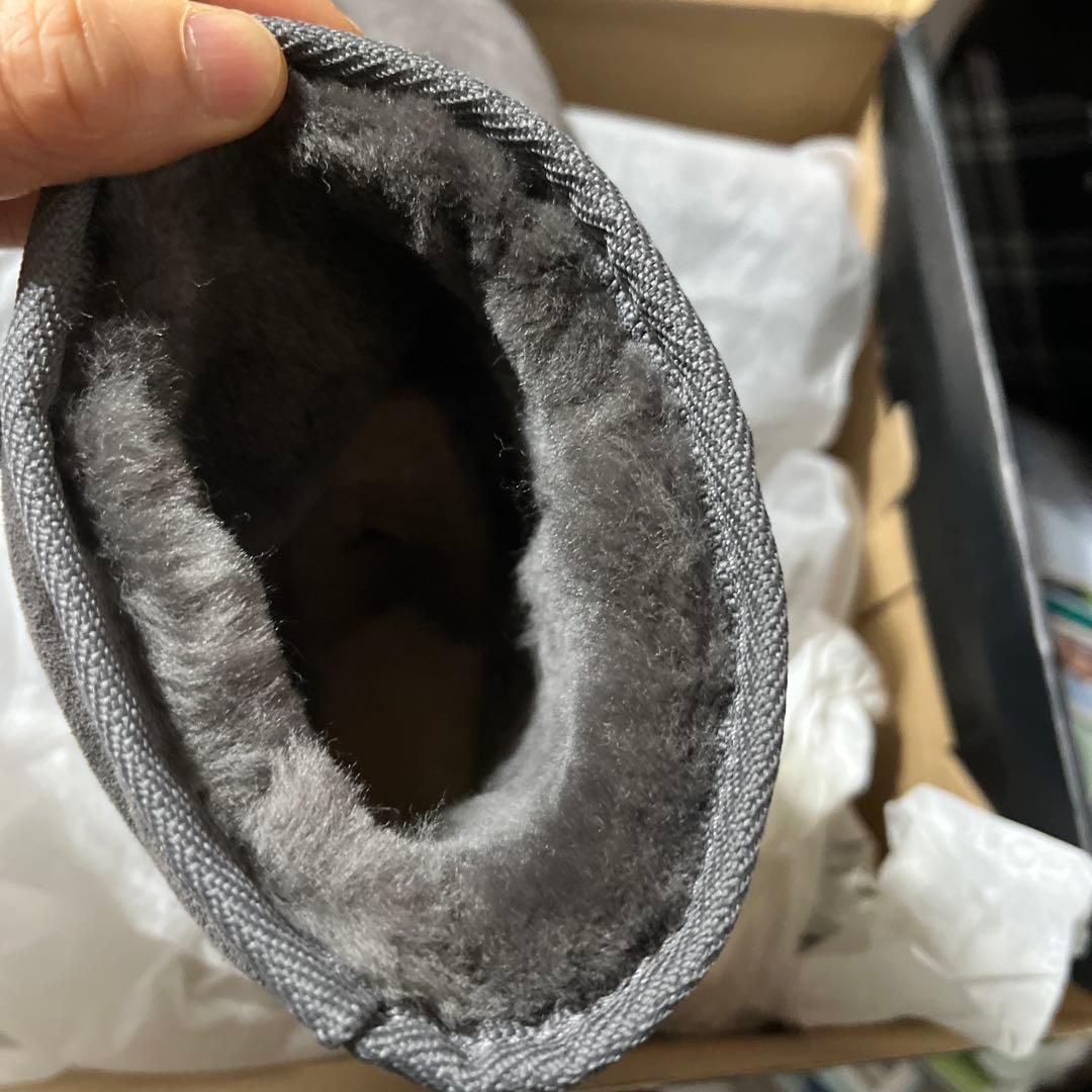 箱付きムートンブーツグレーUS7、24cm