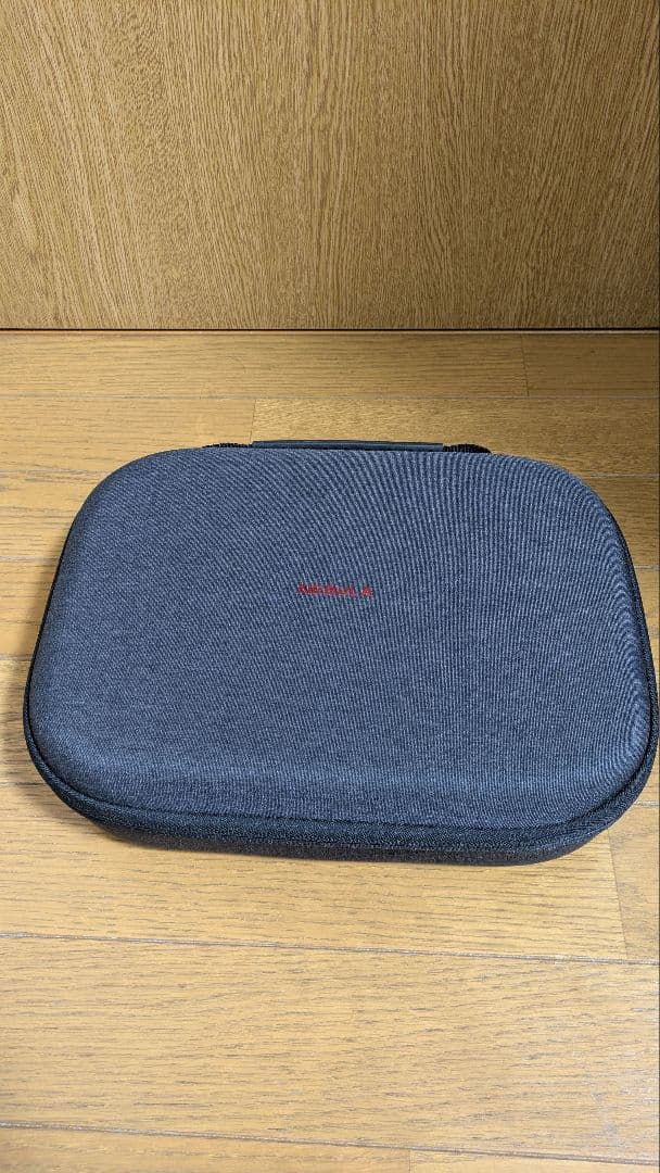 Anker Nebula Vega（ケース付き）