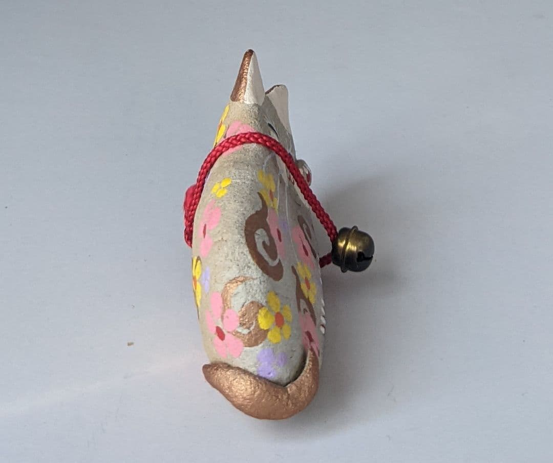 招き猫 花柄 置物