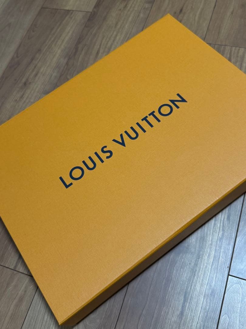 ルイ・ヴィトン オーバルプレート ホワイト ベージュ モノグラムフラワータイル