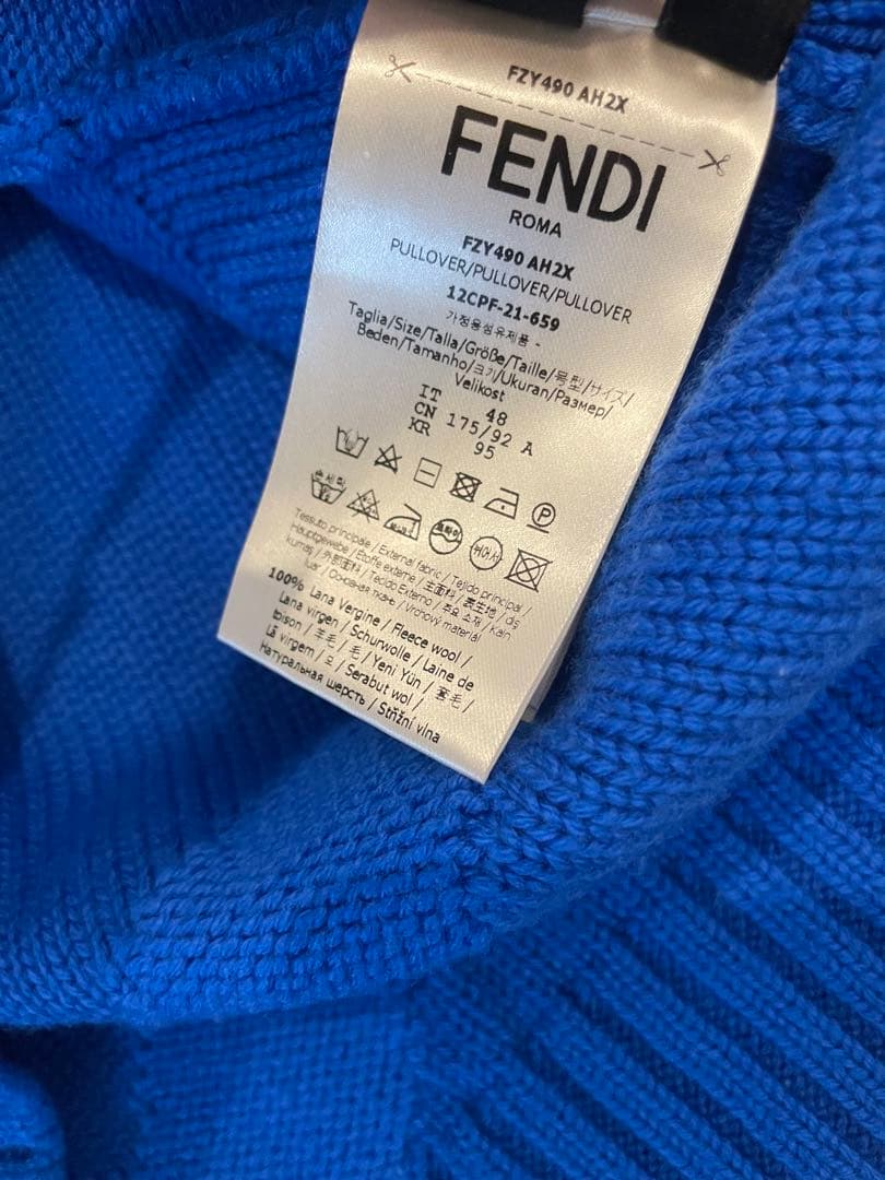 FENDI メンズ　ニットセーター 青