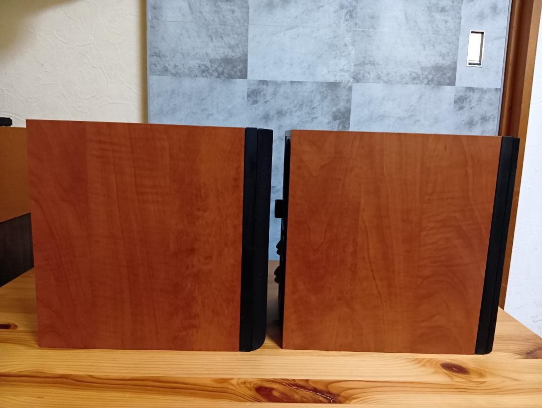 B&W 686 レッドチェリー