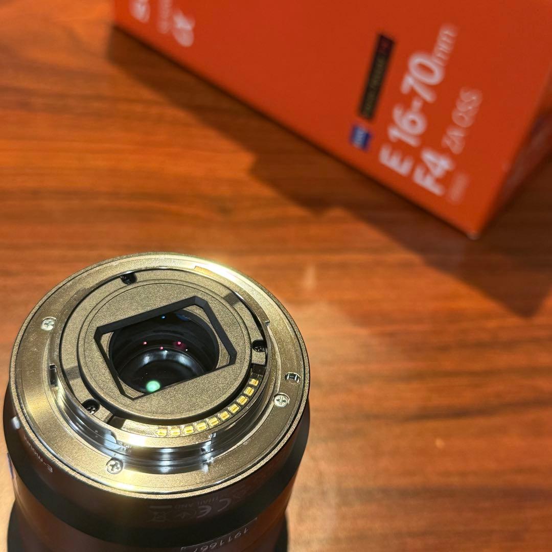 【24日22時まで値下げ中】SONY E16-70mm F4 ZA OSS