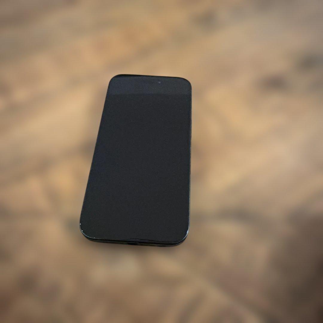 【美品】Apple iPhone 15 ブラック 本体