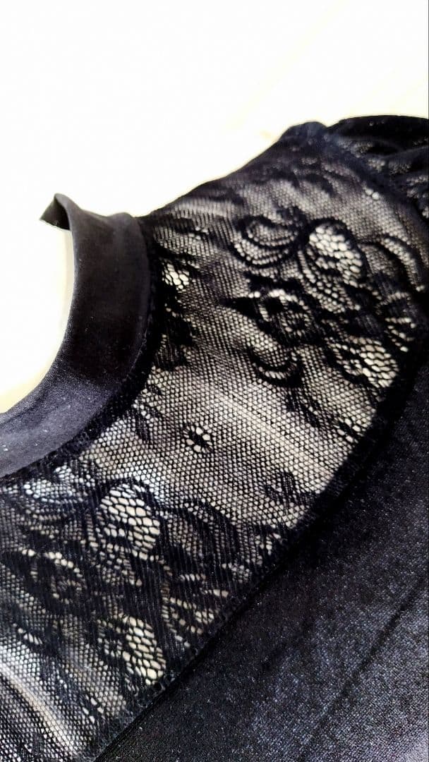 Ｓ～Ｍサイズ／ベロアと起毛レースの薔薇の花柄が上品な黒い娘役レオタード