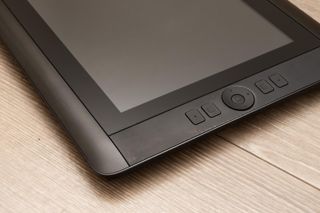 動作OK！Wacom 液晶ペンタブレットCintiq 13HD DTK-1301