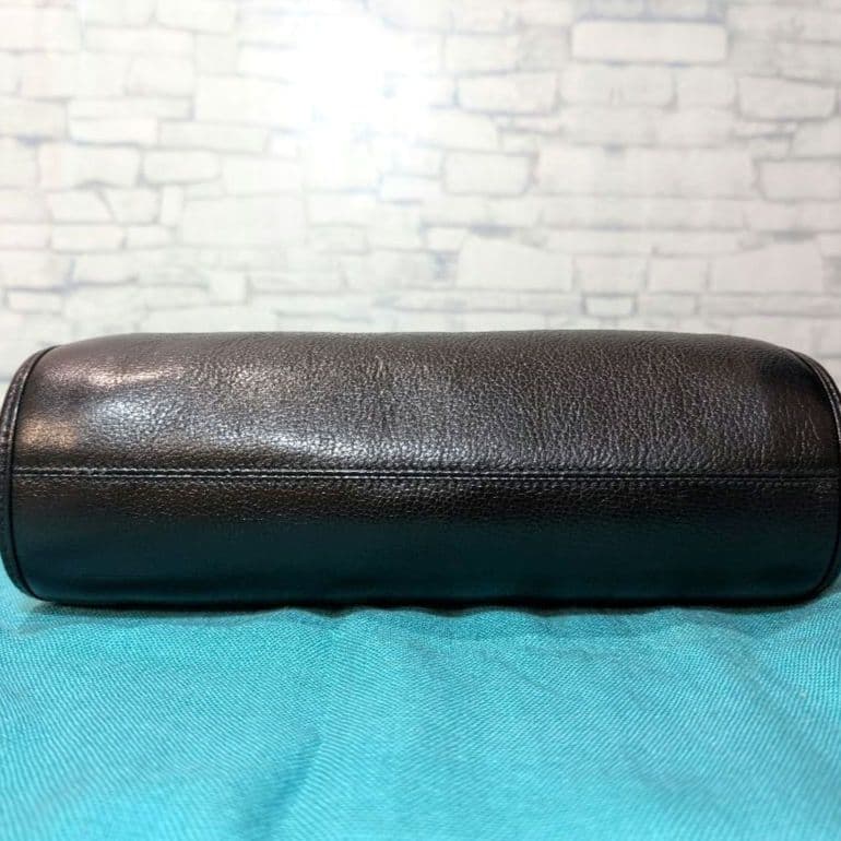 ♥極美品♥グッチ GUCCI ショルダーバッグ レザー 斜めがけ ブラック