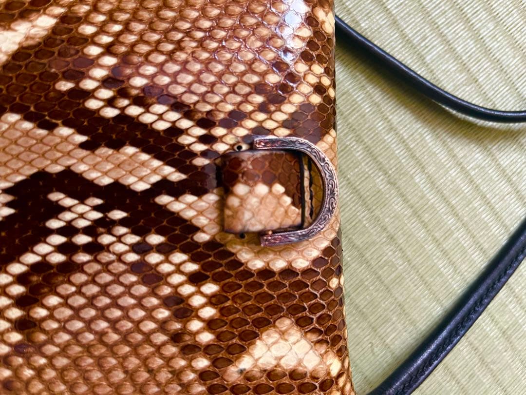 本日限定　値下げアンチドートバイヤーズクラブ　ウエストバッグ　パイソン