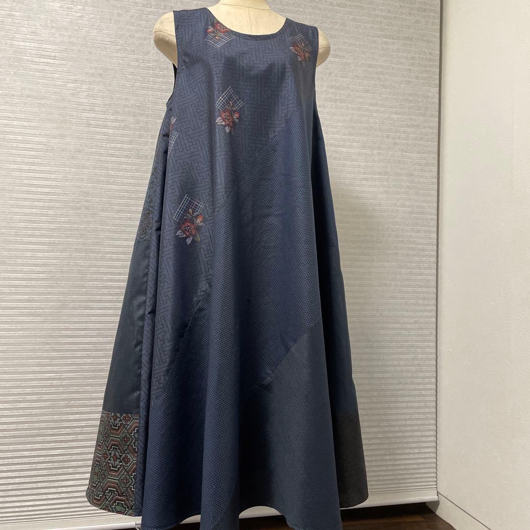 着物ワンピーステントラインロング丈《12》大島紬(証紙付き)等M〜L［紺系］