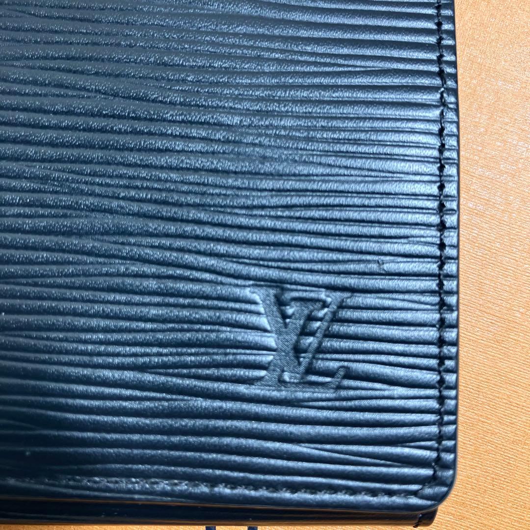 【未使用級】ルイ・ヴィトン 名刺入れ エピ アンヴェロップ カルトドゥヴィジット