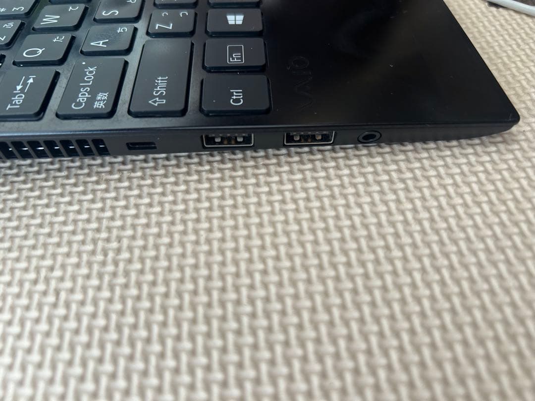 VAIO VJPJ11C11N Intel Core i7-8565U第8世代