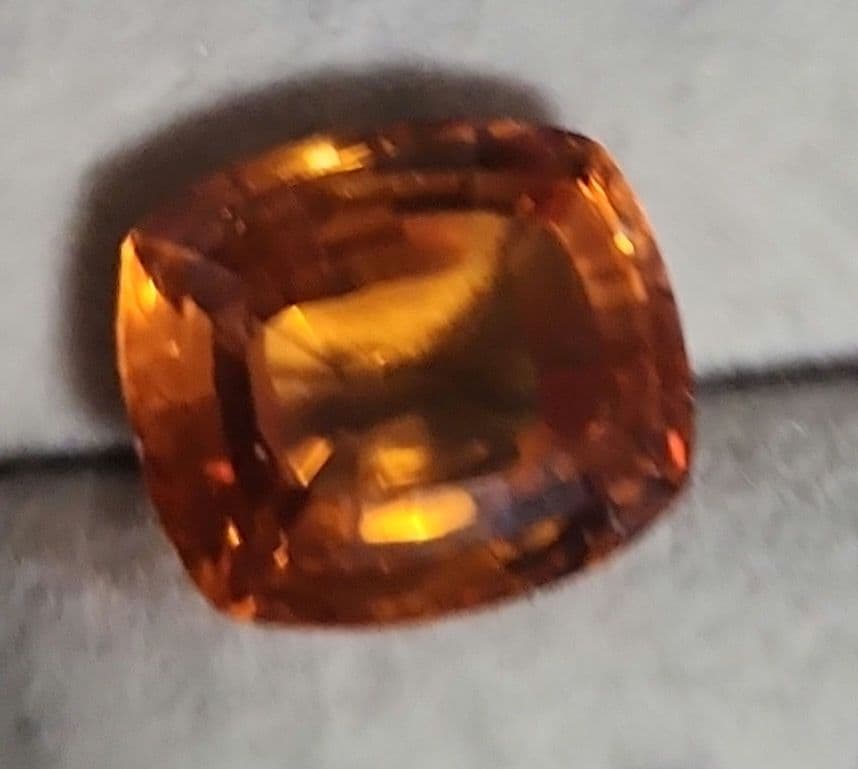 ゴールデンイエローサファイア 10.980ct