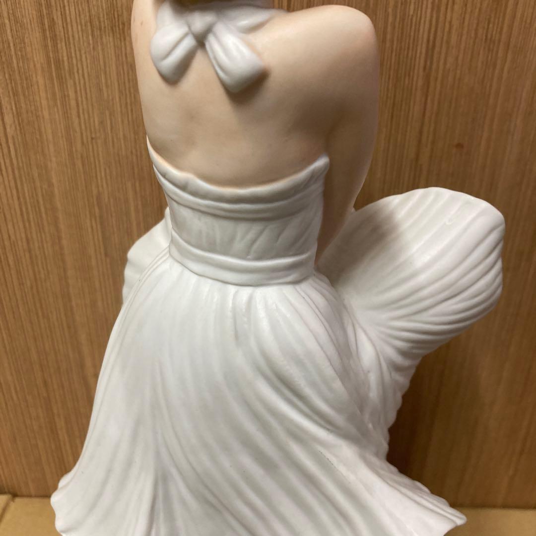 マリリンモンロー　7年目の浮気　陶器ボトル　　　ウイスキー