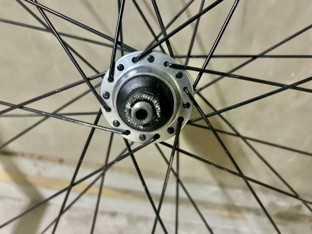 ◆ホワイトリムがカッコいい！◆シマノ製ホイール後輪のみ重量1.15kg