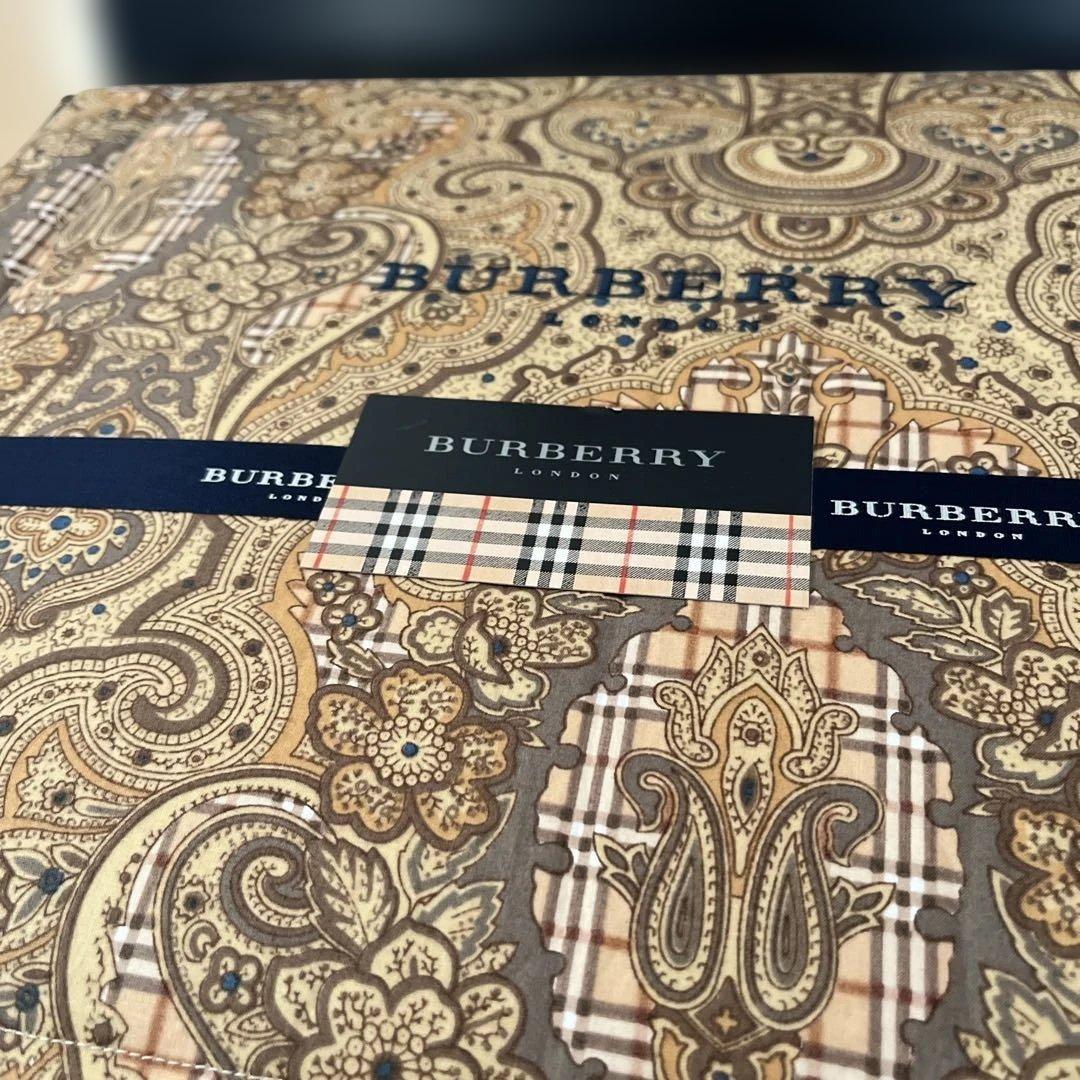 バーバリー ロンドン ダウンケット 羽毛肌掛けふとん 日本製 新品　ペイズリー