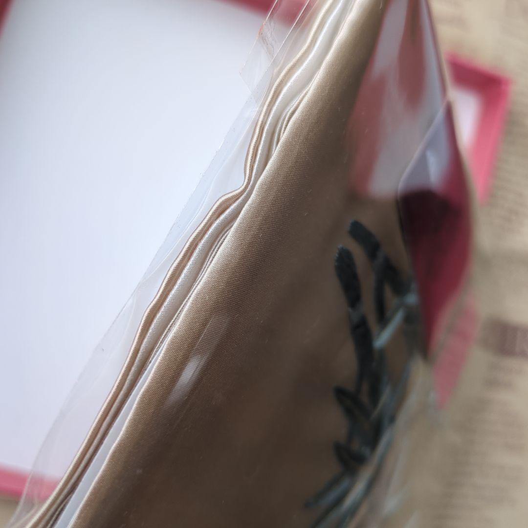 シルク　ハンカチ