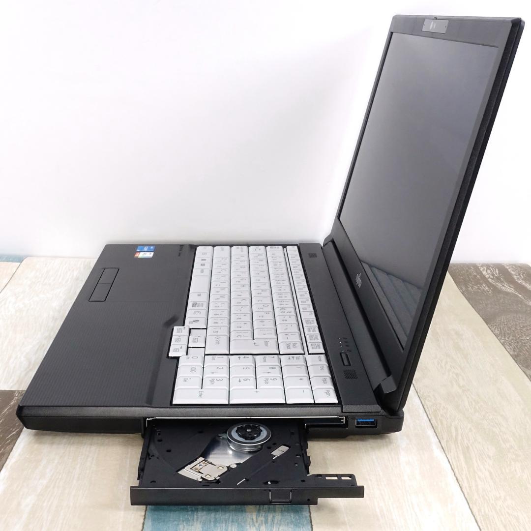 超高速大容量ＳＳＤ５１２ＧＢ搭載✨美品の２０２４年製✨１２世代ｉ５に大容量メモリ