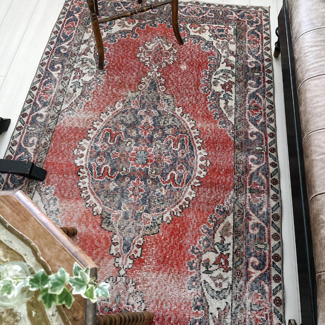 トルコ ヴィンテージラグ A120 レッド ネイビー カーキグリーン