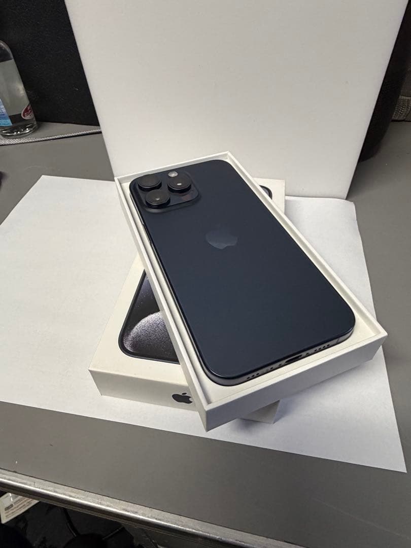 Apple iPhone 15 Pro Max 512GB SIMフリー箱付き