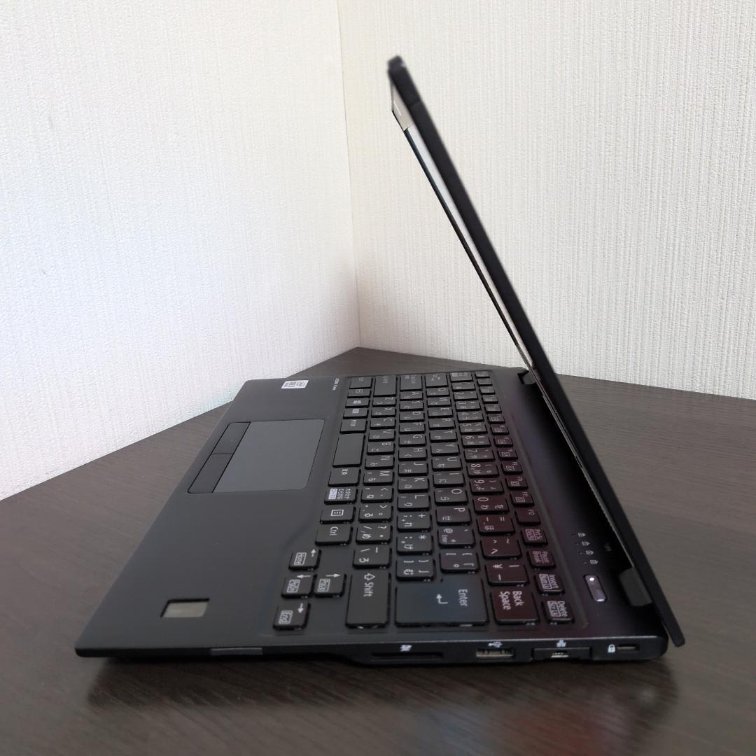 【第１０世代Corei7薄型モバイル】富士通／U9310D／16GB／256GB