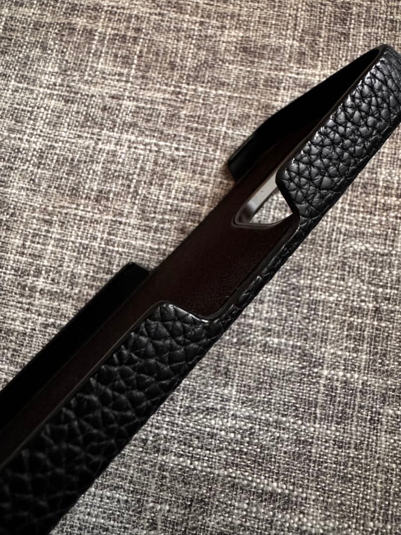 ハンドル付き バックカバーケース シュリンクレザー　iPhone15pro