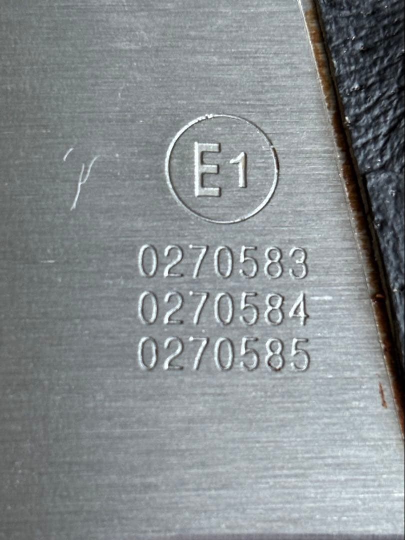 MOMO ステアリング RACE (350mm)