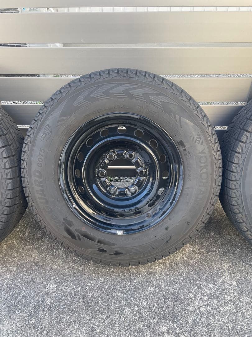 ハイエース スタッドレスタイヤ　G075