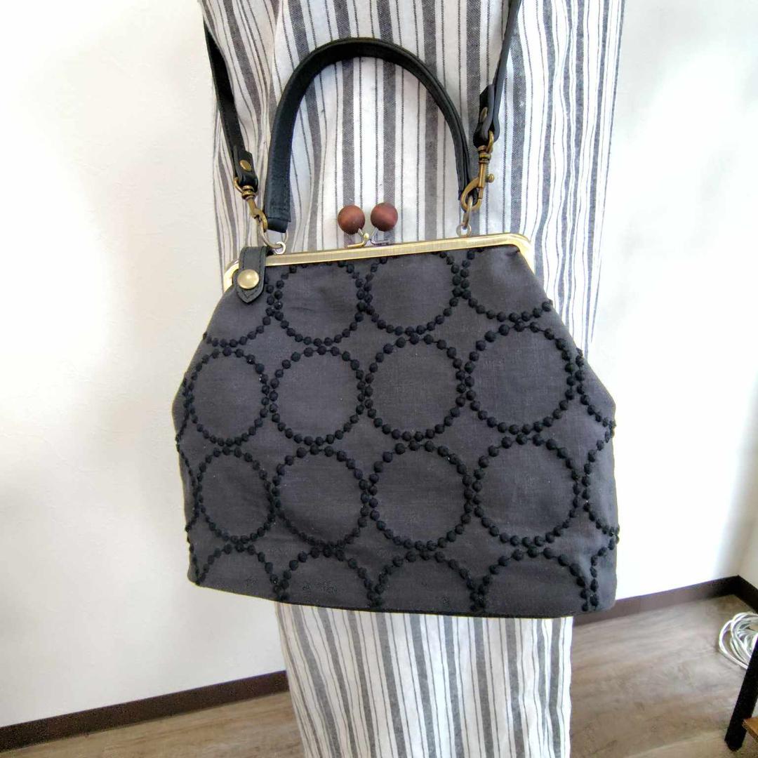 ミナペルホネン/2025tambourineタンバリンチャコール/木玉がま口ショ