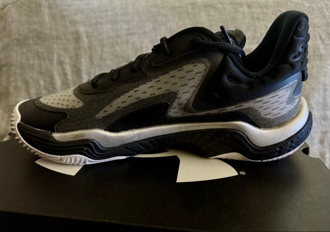 シューズ(男性用) Under Armour UA SPWN 7 27.5cm