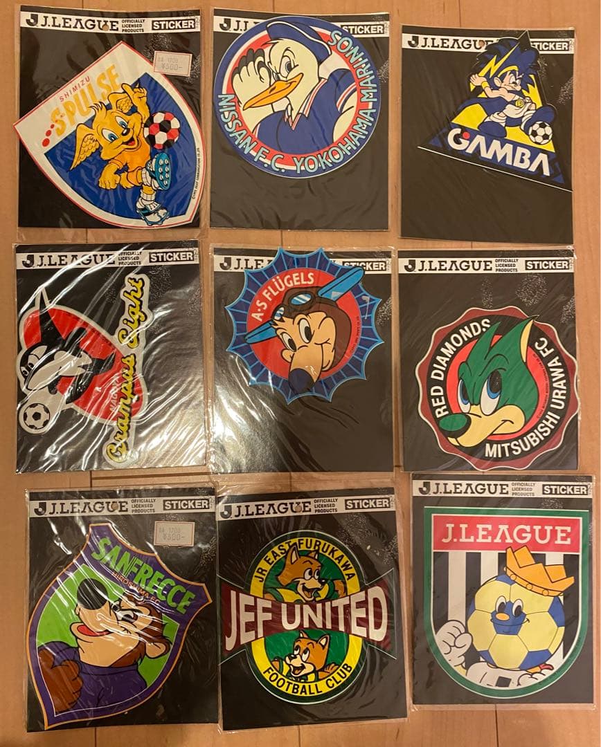 Jリーグ 初期 応援旗 フラッグ 12本 ステッカー マグネット 缶バッチ