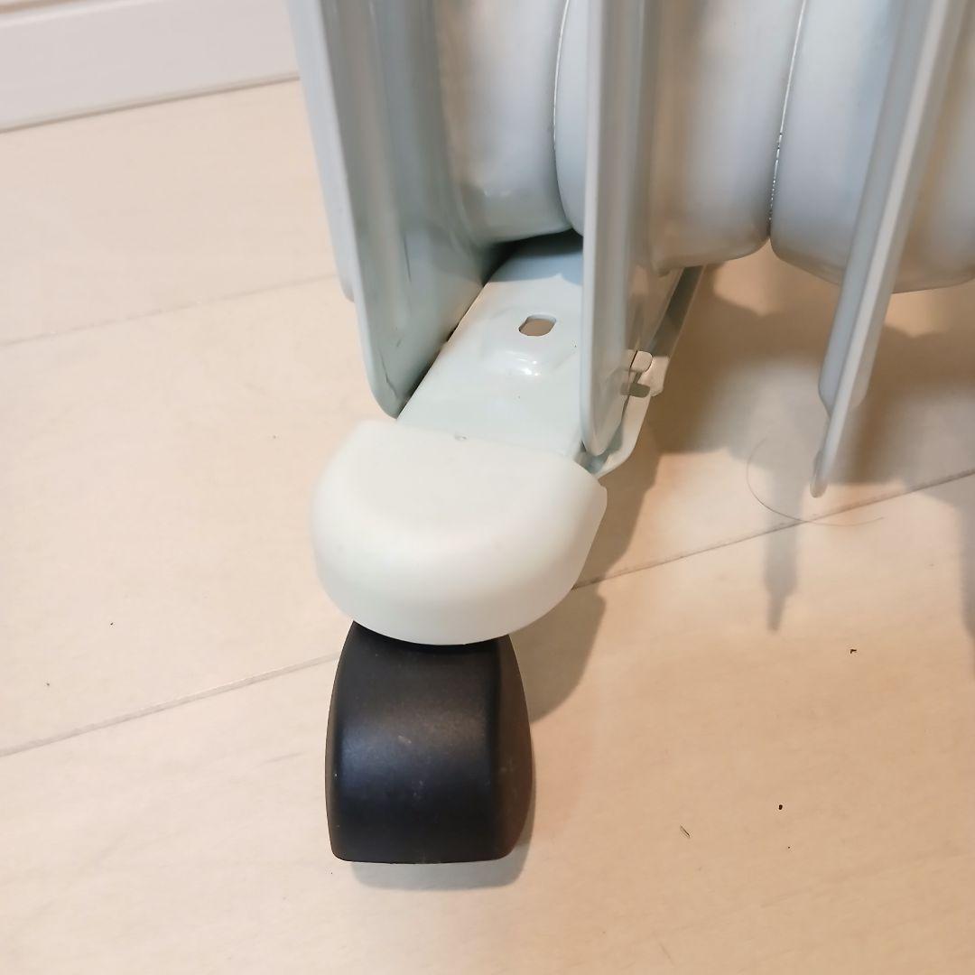 DēLonghi　ECOモード付きオイルヒーター ホワイト