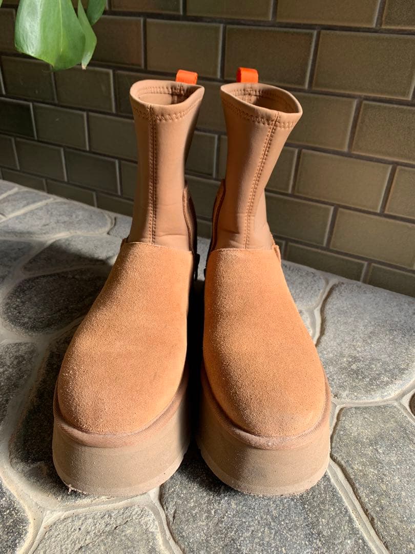 UGG スエード 厚底 ショートブーツ