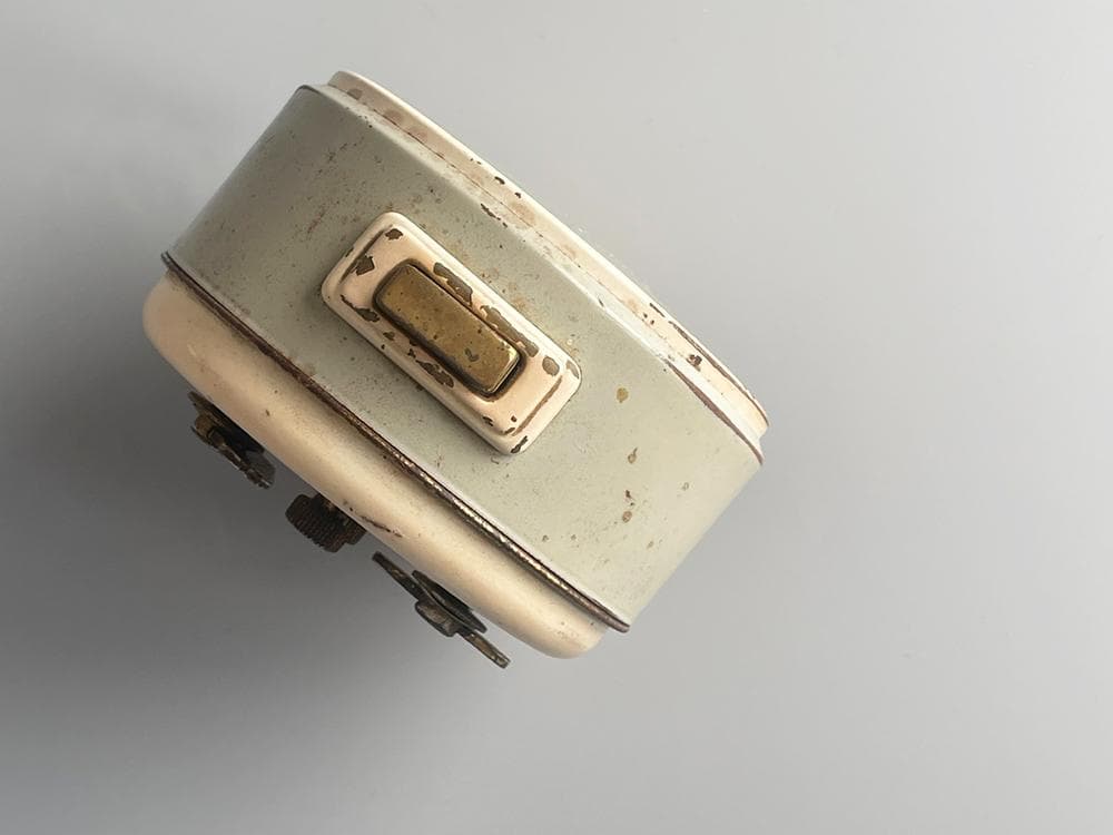 JUNGHANS 目覚まし時計 TRIVOX SILENTIC 機械式 ドイツ製