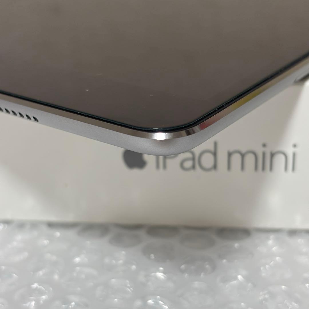 美品 iPad Mini 第4世代 32GB Wi-Fi Simフリー