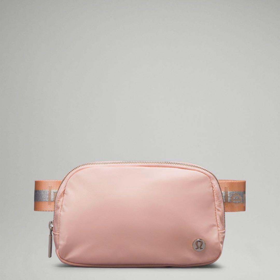 新品 ルルレモンlululemonレディースピンク ボディバッグ　ウエストポーチ
