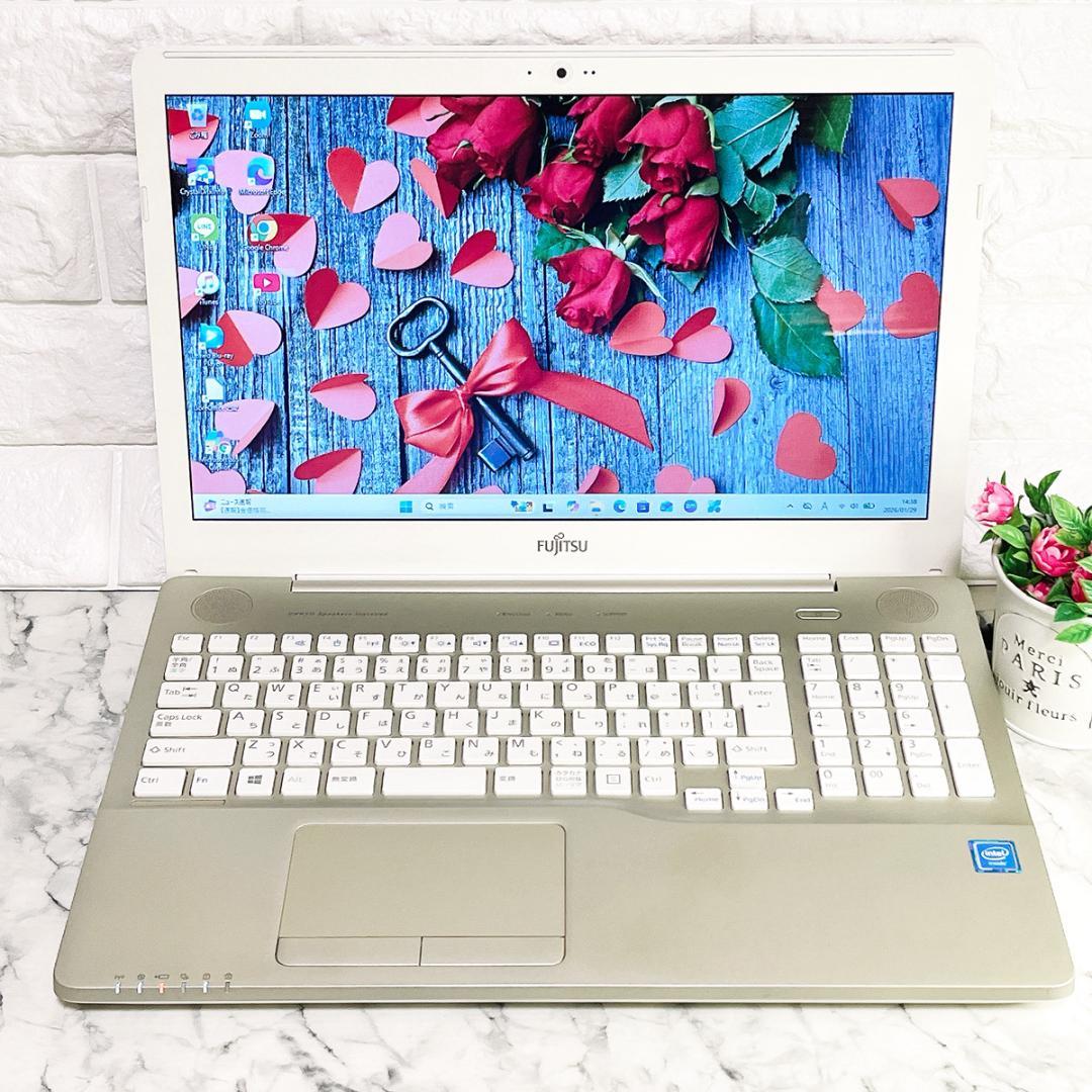 美品ゴールド✨Windows11✨爆速SSD薄型ノートパソコン✨カメラ・オフィス