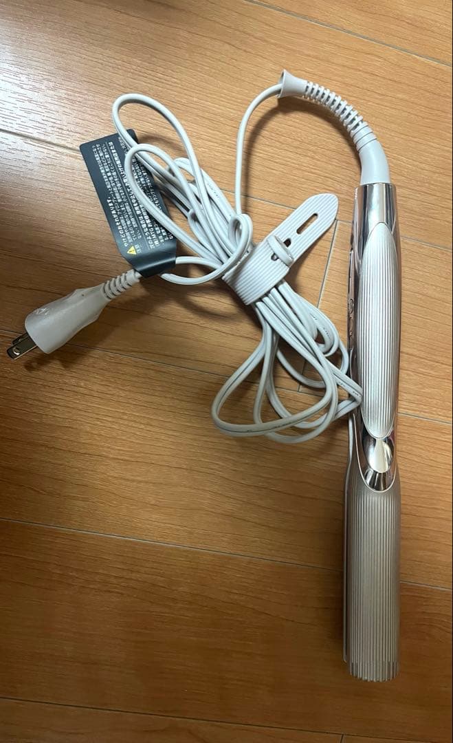 Refa ストレートアイロン　プロプラス　最新